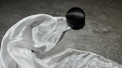 Hyper Silk Ball by Peng Min &amp; Storm Creative (Black)