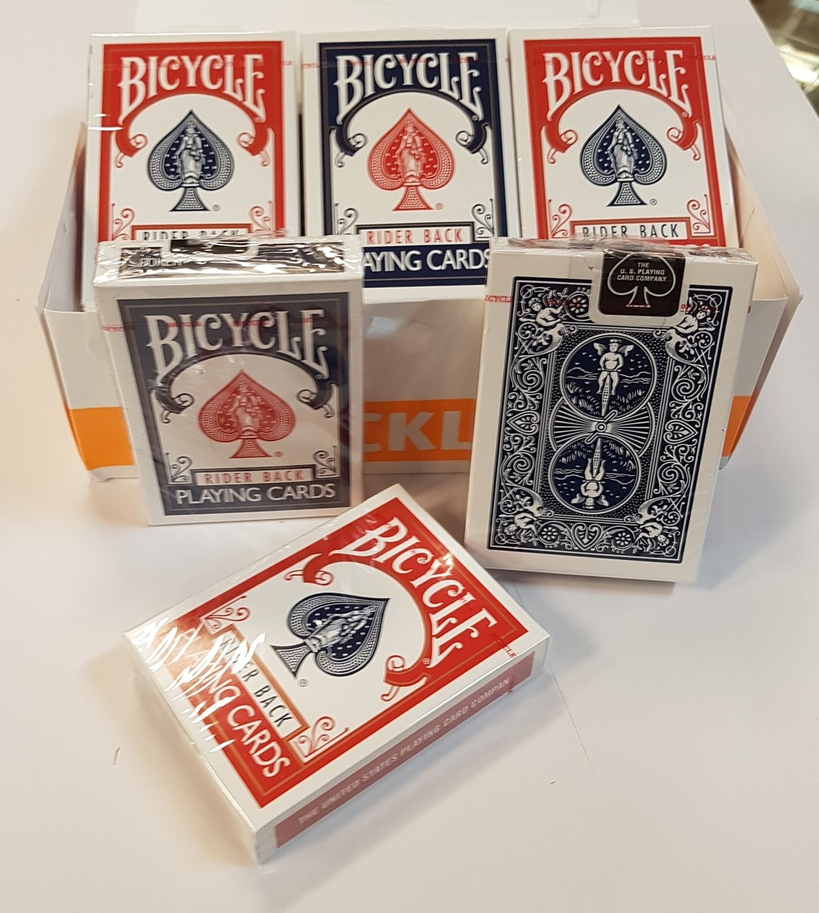 Humanistisch Magnetisch Ban Bicycle speelkaarten doos - Goochelwinkel Magicshop.nl